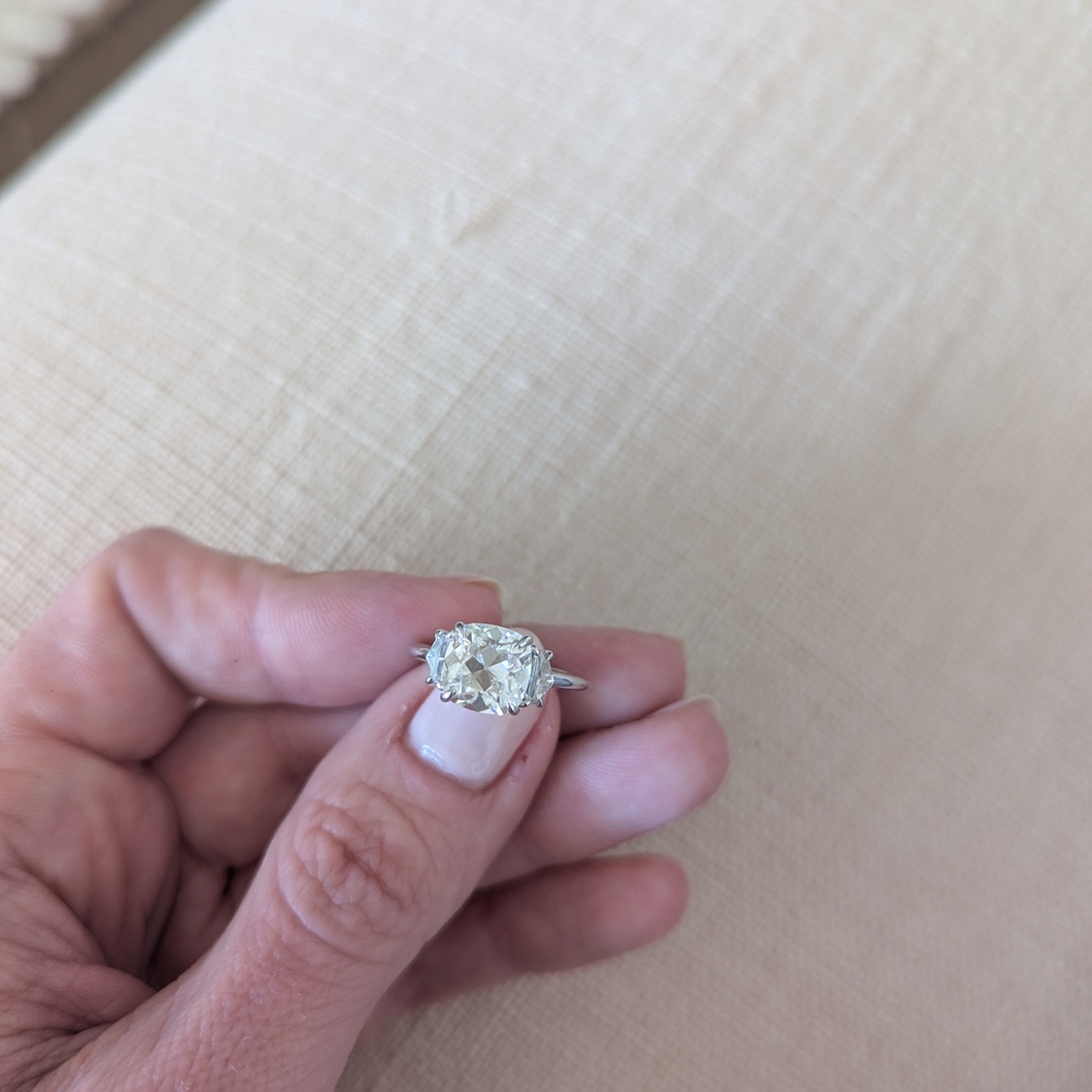 Elegant Silver Women's Ring